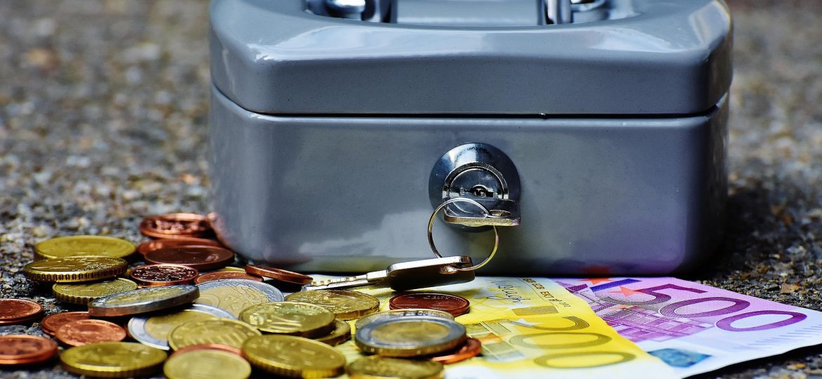 cashbox-1642989_1920