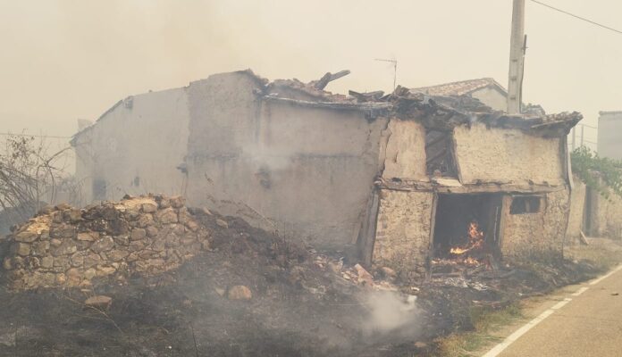 evacuacion-6-e1755455040223-696x400